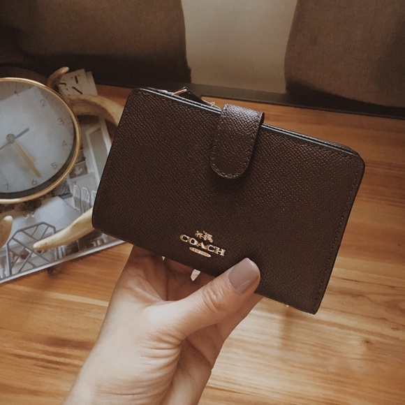 medium sized wallets